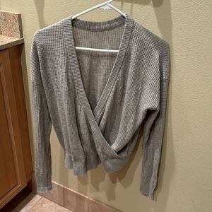 Splendid woman's open v neck grey sweater